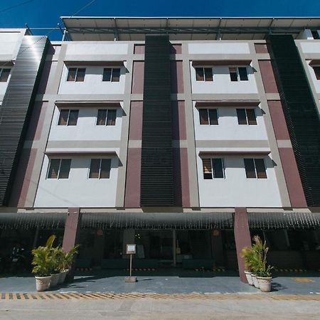 Reddoorz @ Leoncia Apartelle Mandaue City Exterior foto