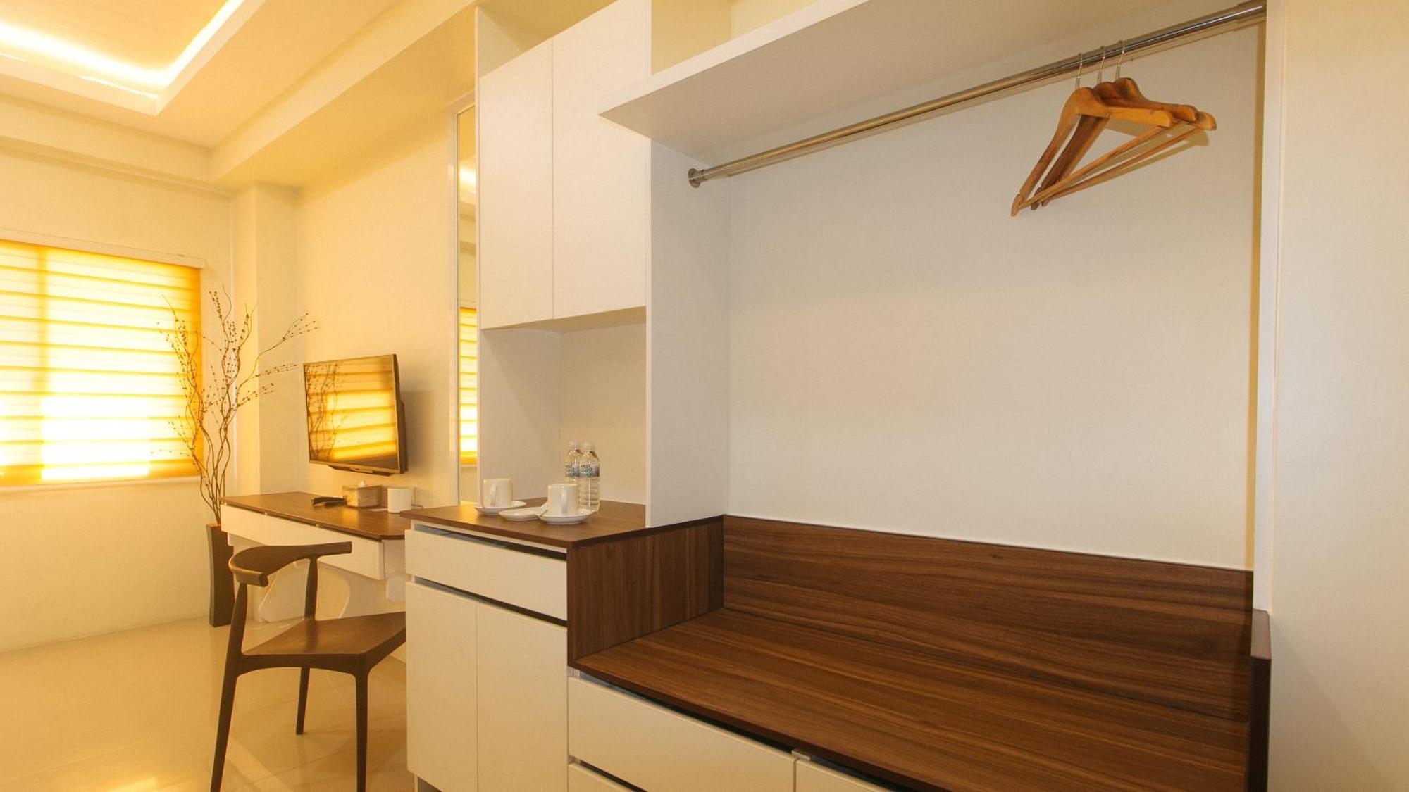 Reddoorz @ Leoncia Apartelle Mandaue City Exterior foto