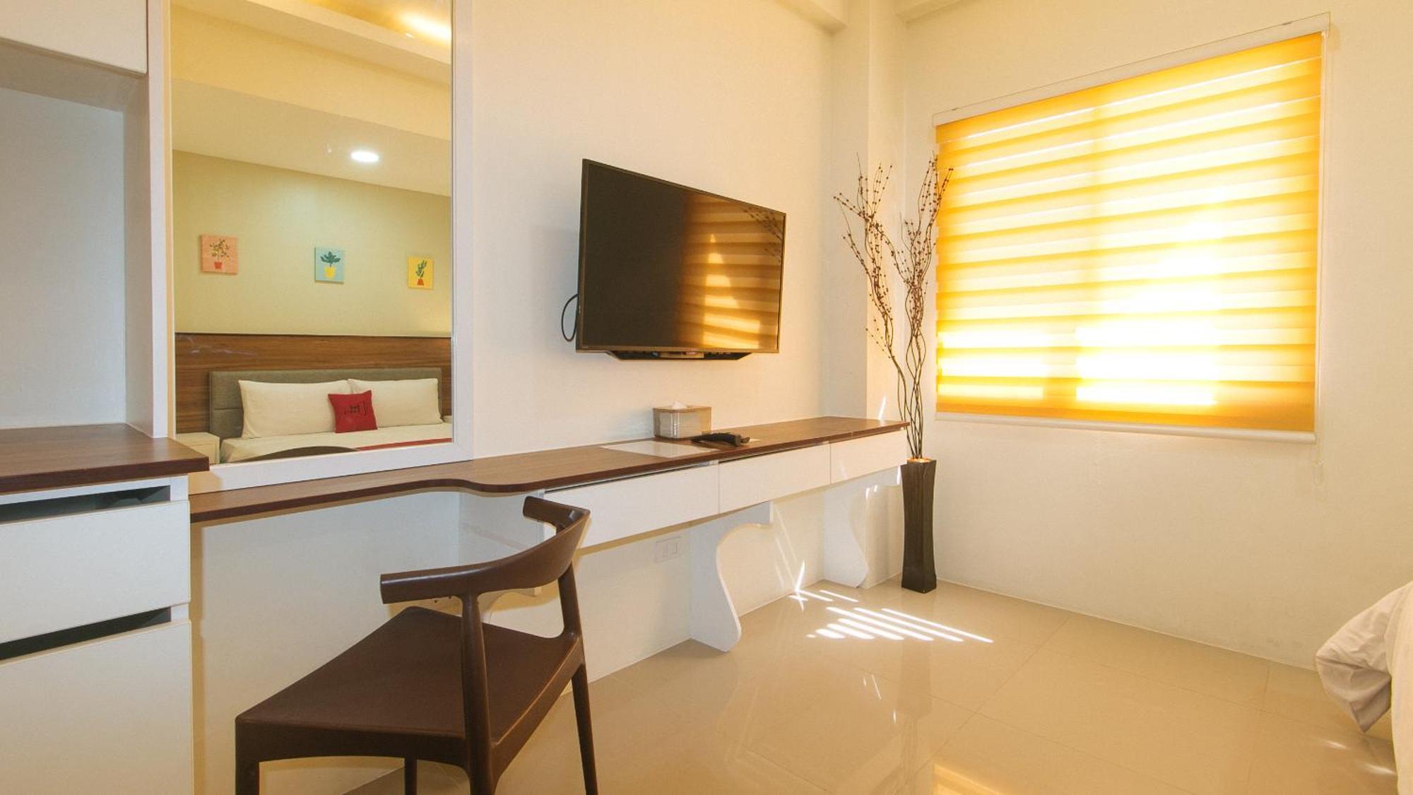 Reddoorz @ Leoncia Apartelle Mandaue City Exterior foto