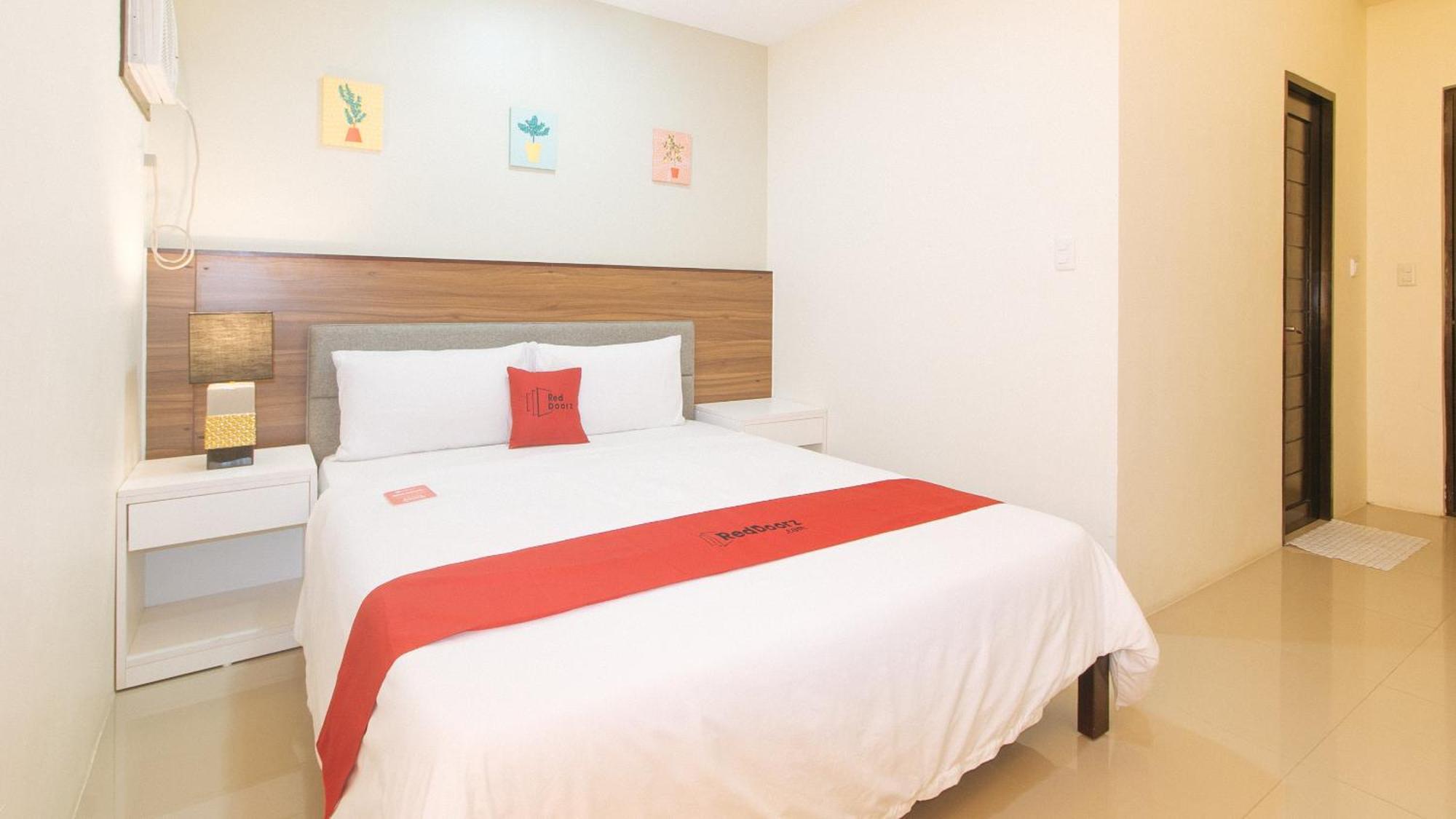 Reddoorz @ Leoncia Apartelle Mandaue City Exterior foto