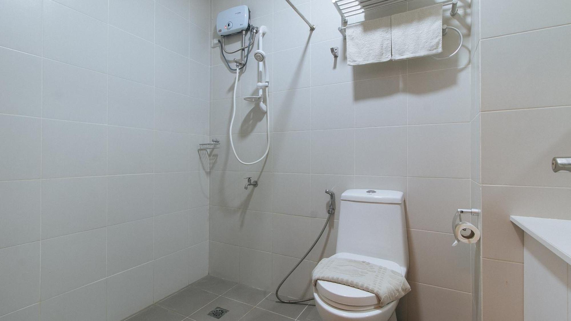 Reddoorz @ Leoncia Apartelle Mandaue City Exterior foto