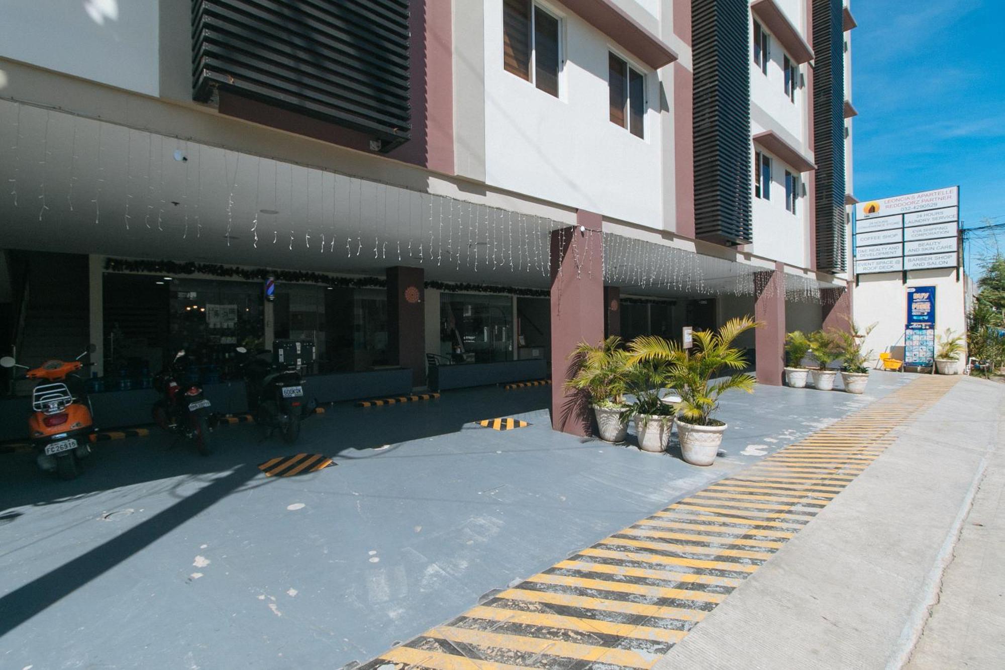 Reddoorz @ Leoncia Apartelle Mandaue City Exterior foto