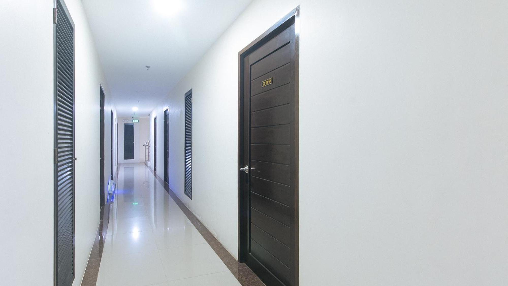 Reddoorz @ Leoncia Apartelle Mandaue City Exterior foto